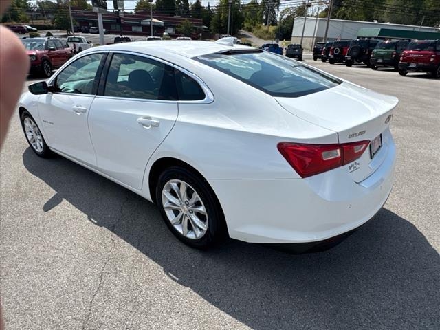 Photo of 2024 White Chevrolet Malibu