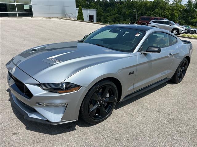 Photo of 2022 Iconic Silver Metallic Ford Mustang
