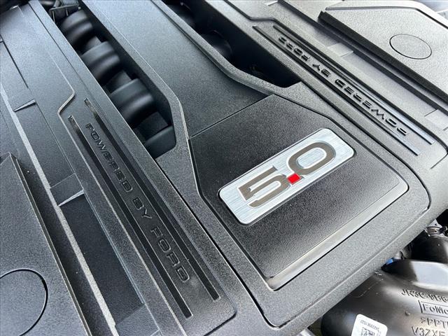 Photo of 2022 Iconic Silver Metallic Ford Mustang