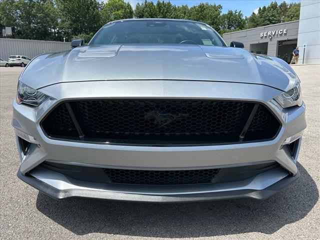 Photo of 2022 Iconic Silver Metallic Ford Mustang