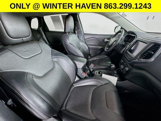 Photo of 2023 Sting-Gray Clearcoat Jeep Cherokee