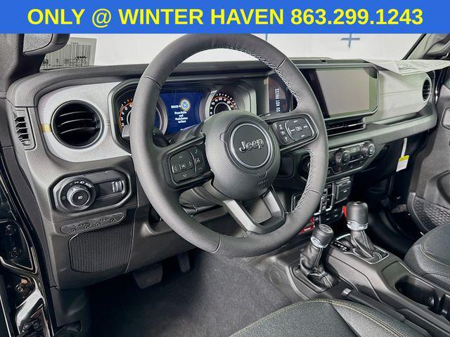 Photo of 2025 Black Clearcoat Jeep Wrangler