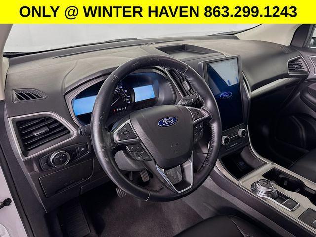 Photo of 2023 OXFORD WHITE Ford Edge