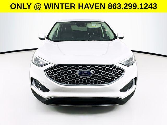 Photo of 2023 OXFORD WHITE Ford Edge