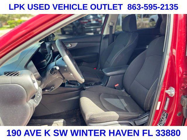 Photo of 2019 Currant Red Kia Forte