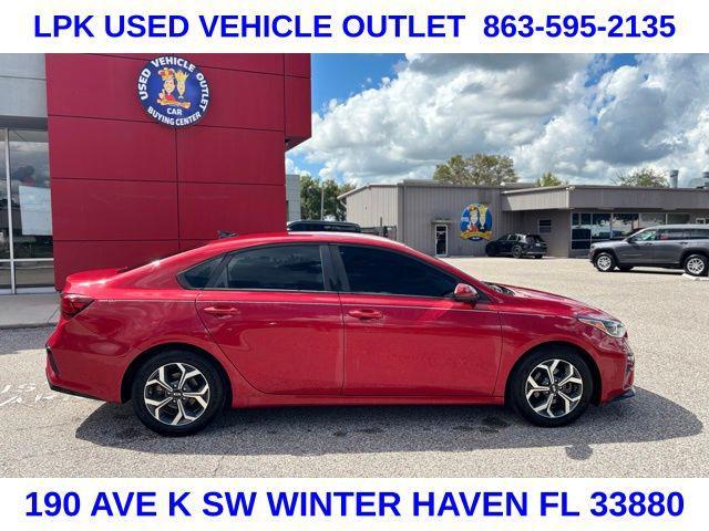 Photo of 2019 Currant Red Kia Forte