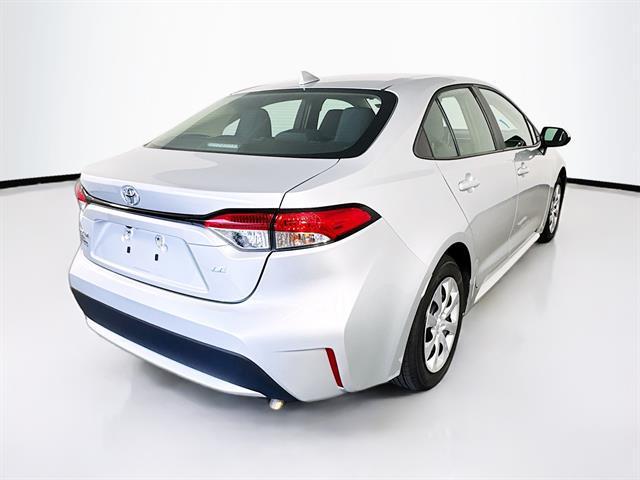 Photo of 2022 Classic Silver Metallic Toyota Corolla