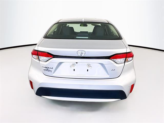 Photo of 2022 Classic Silver Metallic Toyota Corolla