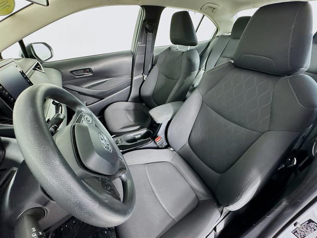 Photo of 2022 Classic Silver Metallic Toyota Corolla