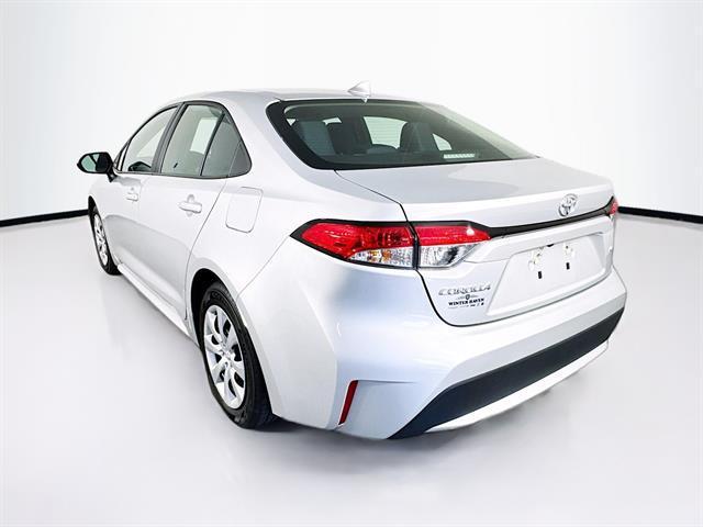 Photo of 2022 Classic Silver Metallic Toyota Corolla