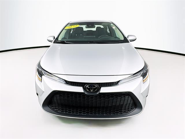 Photo of 2022 Classic Silver Metallic Toyota Corolla