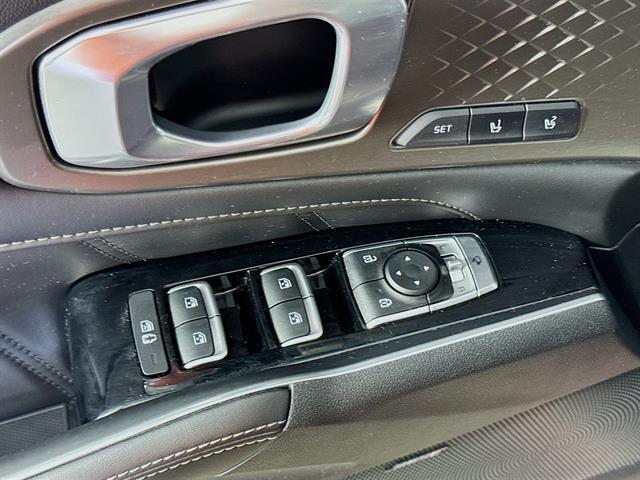 Photo of 2022 Passion Red Tintcoat Kia Sorento
