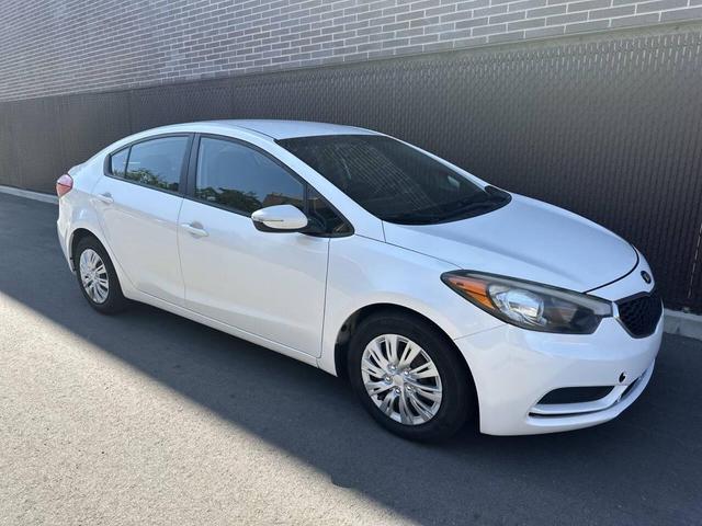 Photo of 2016 White Kia Forte