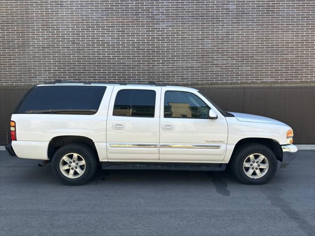 Photo of 2003 Summit White GMC Yukon XL