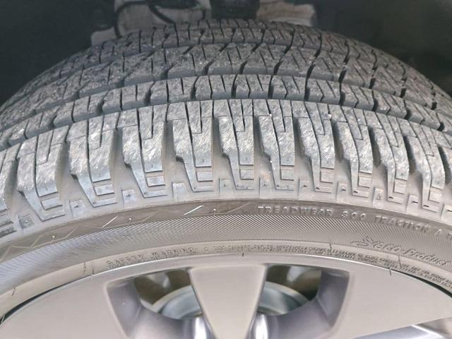 Photo of 2021 Bright White Clearcoat Jeep Cherokee