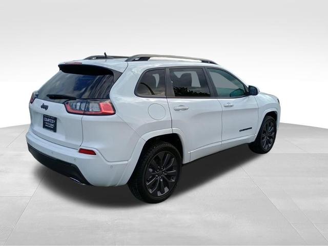 Photo of 2021 Bright White Clearcoat Jeep Cherokee