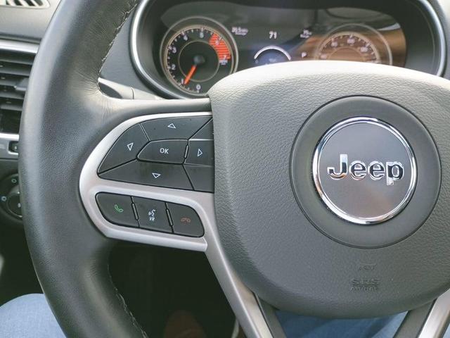 Photo of 2021 Bright White Clearcoat Jeep Cherokee