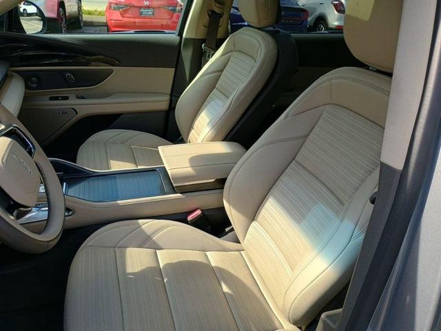 Photo of 2024 Gray Metallic Lincoln Nautilus