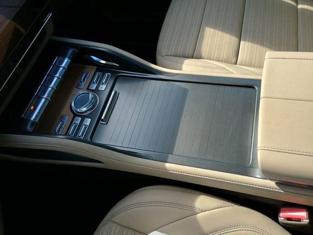 Photo of 2024 Gray Metallic Lincoln Nautilus