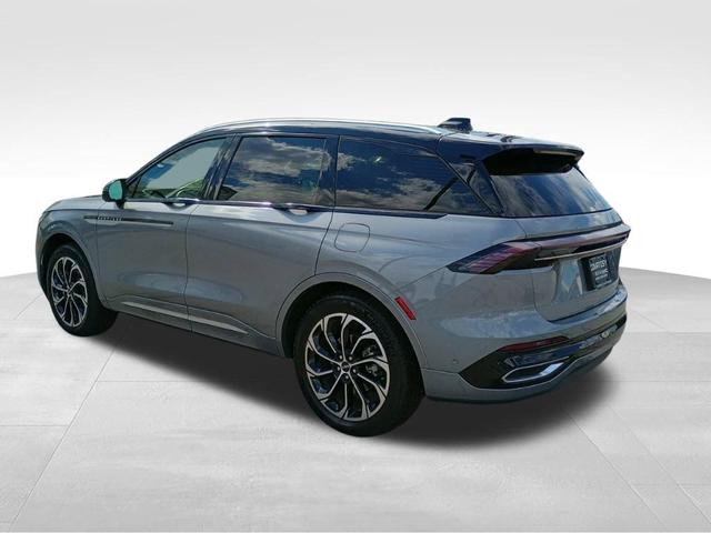 Photo of 2024 Gray Metallic Lincoln Nautilus