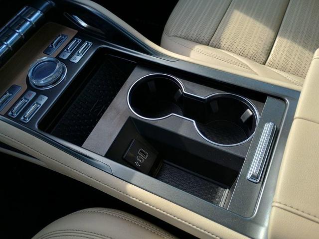Photo of 2024 Gray Metallic Lincoln Nautilus