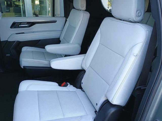 Photo of 2025 Sterling Gray Metallic Chevrolet Suburban