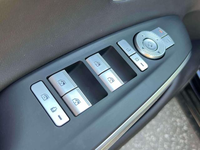 Photo of 2025 Black Genesis GV70