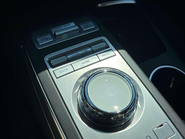 Photo of 2025 Black Genesis GV70