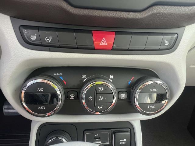Photo of 2016 Black Jeep Renegade
