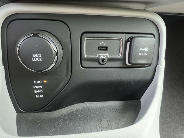 Photo of 2016 Black Jeep Renegade