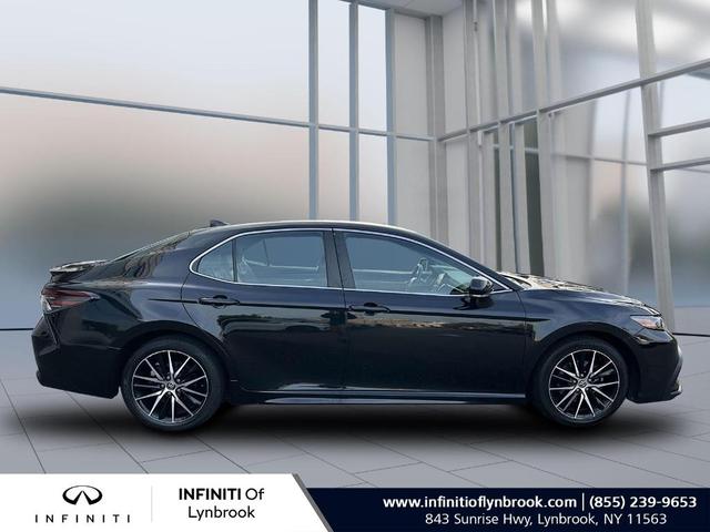 Photo of 2022 Black Toyota Camry