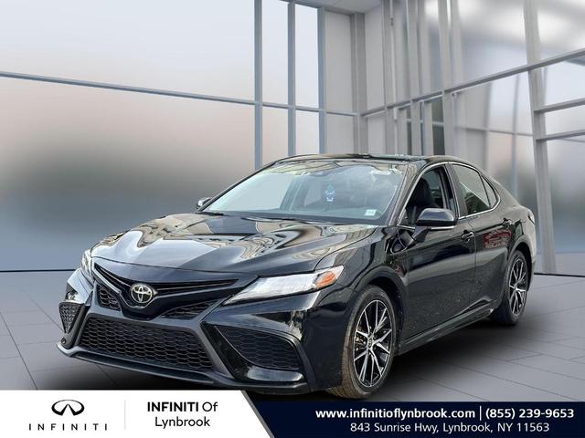 Photo of 2022 Black Toyota Camry