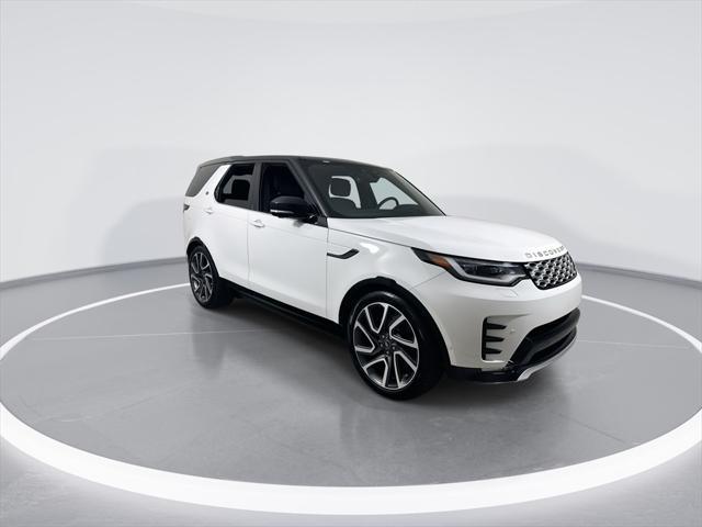 Photo of 2024 Fuji White Land Rover Discovery