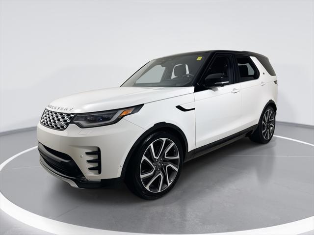 Photo of 2024 Fuji White Land Rover Discovery
