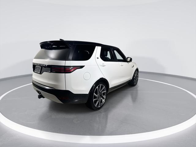 Photo of 2024 Fuji White Land Rover Discovery