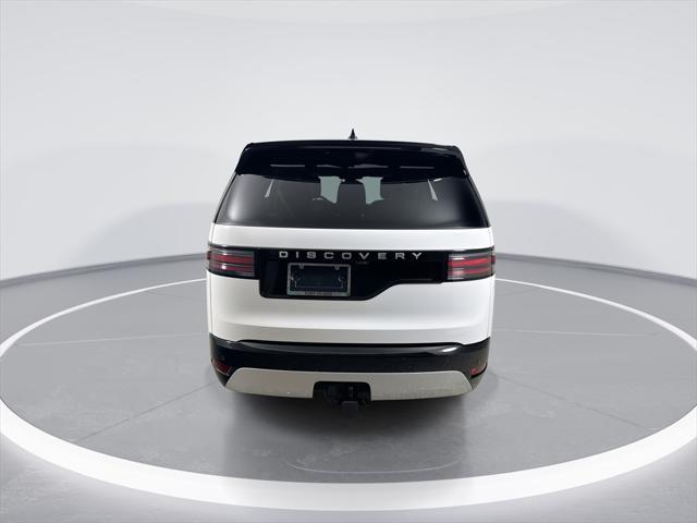 Photo of 2024 Fuji White Land Rover Discovery