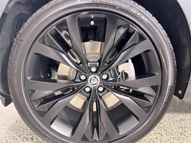 Photo of 2026 CARP GRY PRM MT Jaguar F-PACE