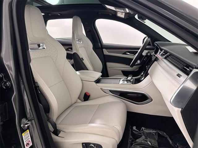 Photo of 2026 CARP GRY PRM MT Jaguar F-PACE