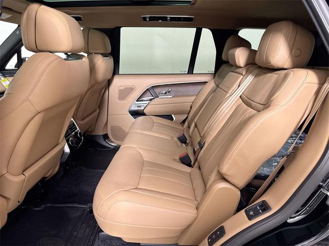 Photo of 2025 SANTORN BLK MET Land Rover Range Rover