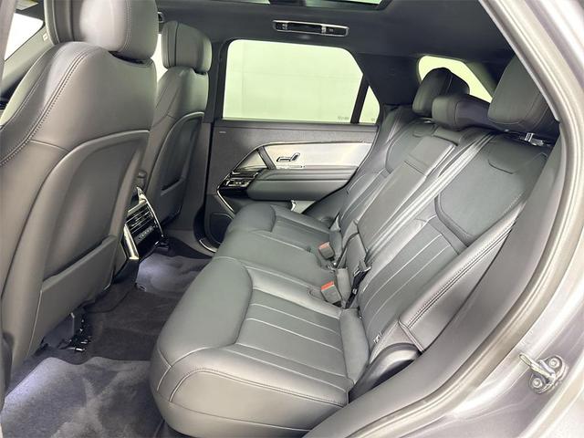 Photo of 2024 GRAY Land Rover Range Rover Sport