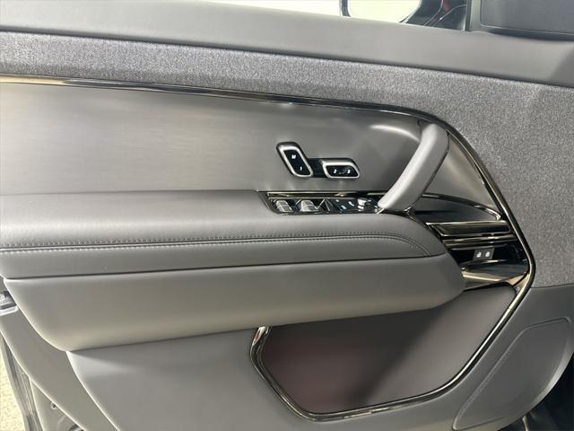 Photo of 2024 SANTORINI BLACK Land Rover Range Rover Sport