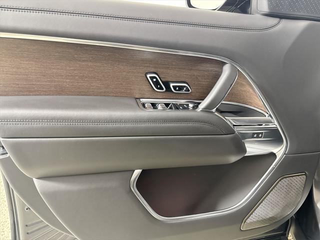 Photo of 2025 GRAY Land Rover Range Rover