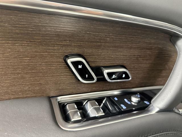 Photo of 2025 GRAY Land Rover Range Rover