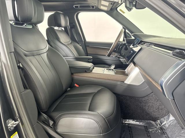 Photo of 2025 GRAY Land Rover Range Rover