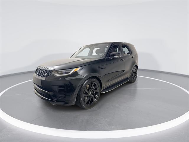 Photo of 2024 Santorini Black Metallic Land Rover Discovery