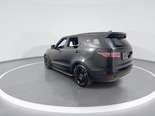 Photo of 2024 Santorini Black Metallic Land Rover Discovery