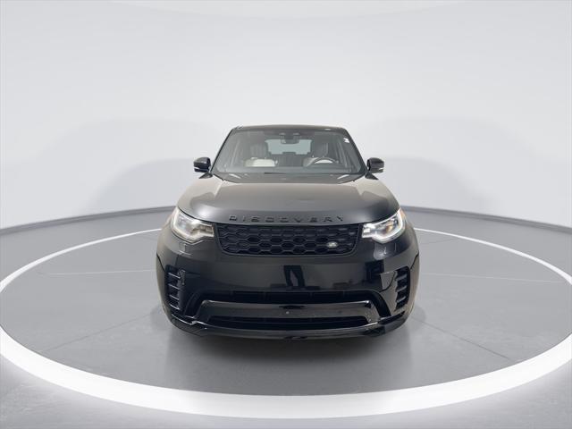 Photo of 2024 Santorini Black Metallic Land Rover Discovery