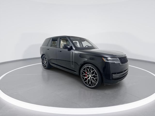 Photo of 2023 BLACK Land Rover Range Rover