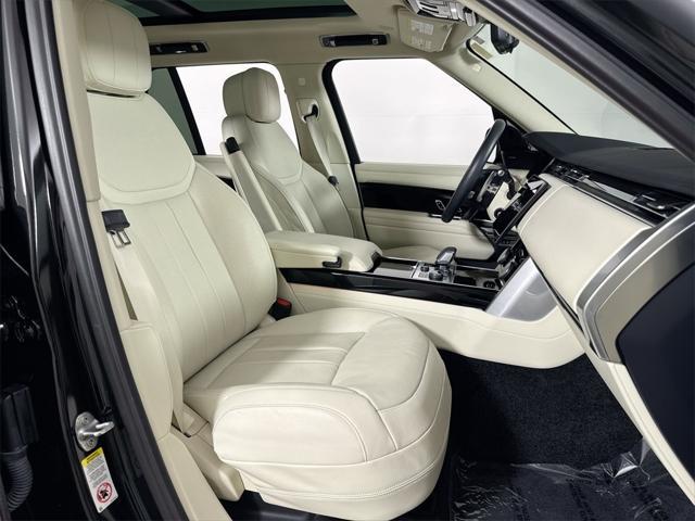 Photo of 2023 BLACK Land Rover Range Rover