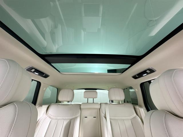 Photo of 2023 BLACK Land Rover Range Rover